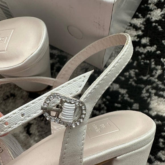 Women’s Pleated Chiffon Bow Mid-Heel Sandals - Size 7 - Picture 5 of 7